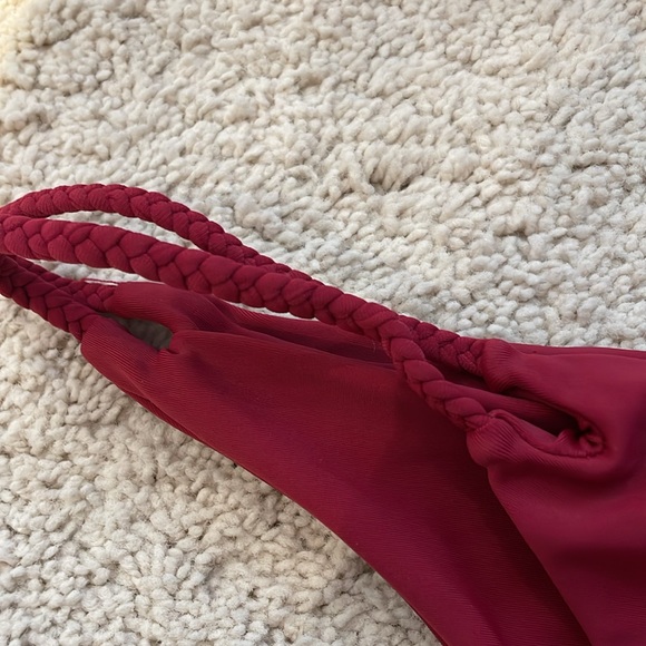 Bikini - Picture 3 of 4